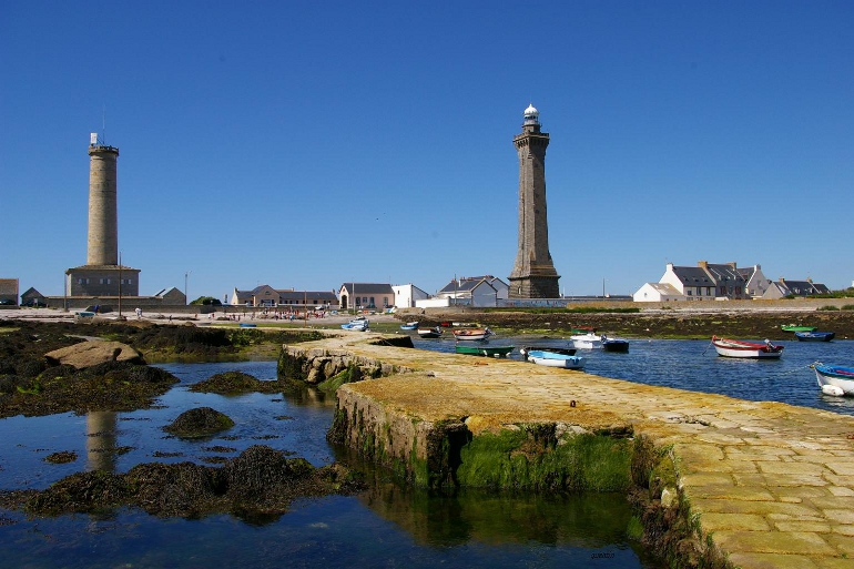 Saint pierre et le phare d'Eckmühl